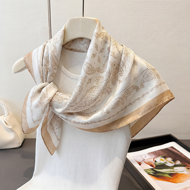 Foulard Quadrato Vintage Beige - Silk Neck Scarf recensione e prezzo